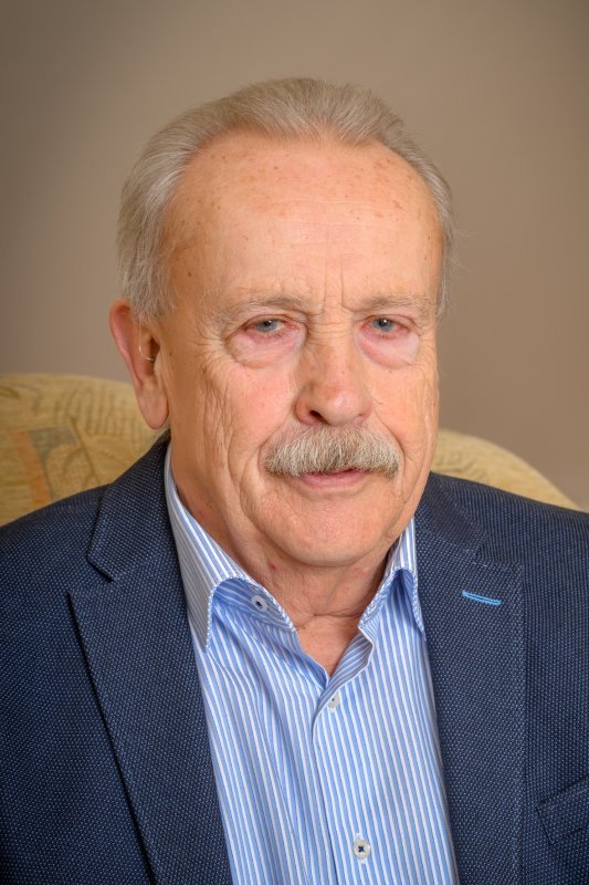 Dr. Mogán István